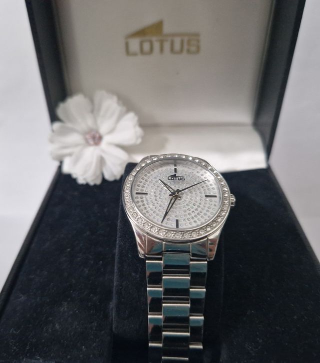 Reloj Lotus