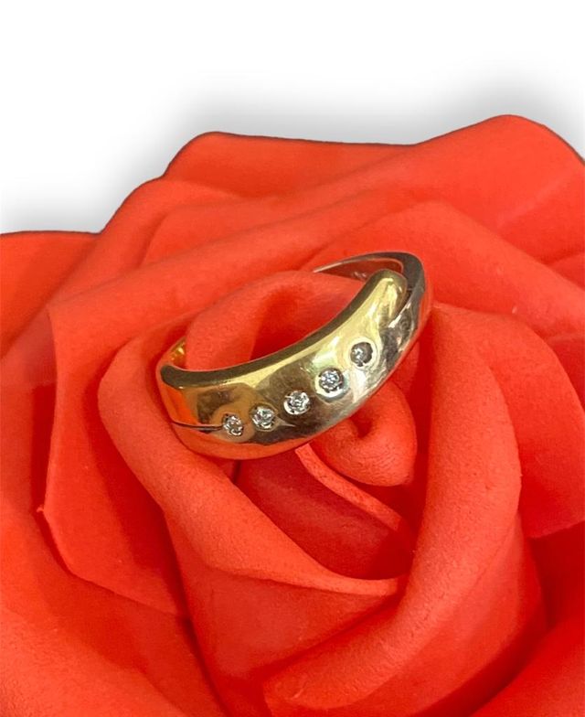 Anillo bicolor con diamantes, 18kt