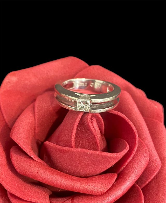 Anillo Princesa, diamante oro b. 18kt