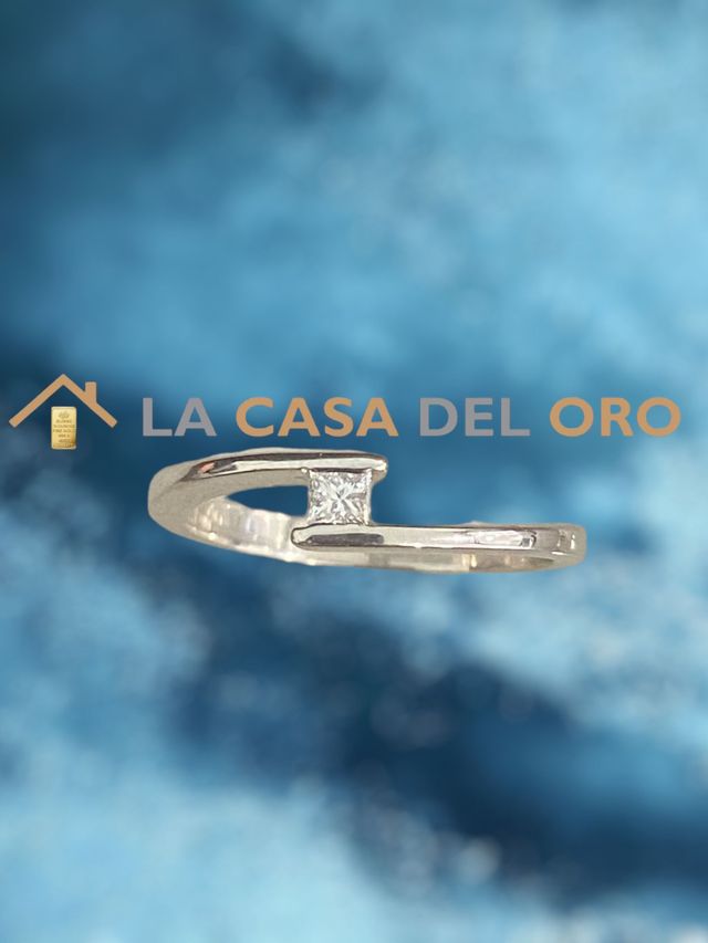 Anillo con diamante cuadrado, 18kt