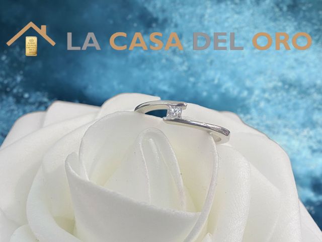 Anillo con diamante cuadrado, 18kt