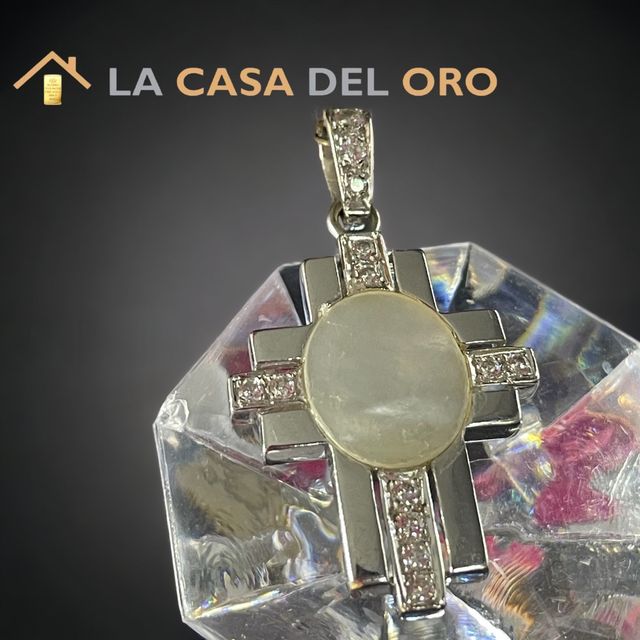 COLGANTE DE CRUZ DE ORO BLANCO